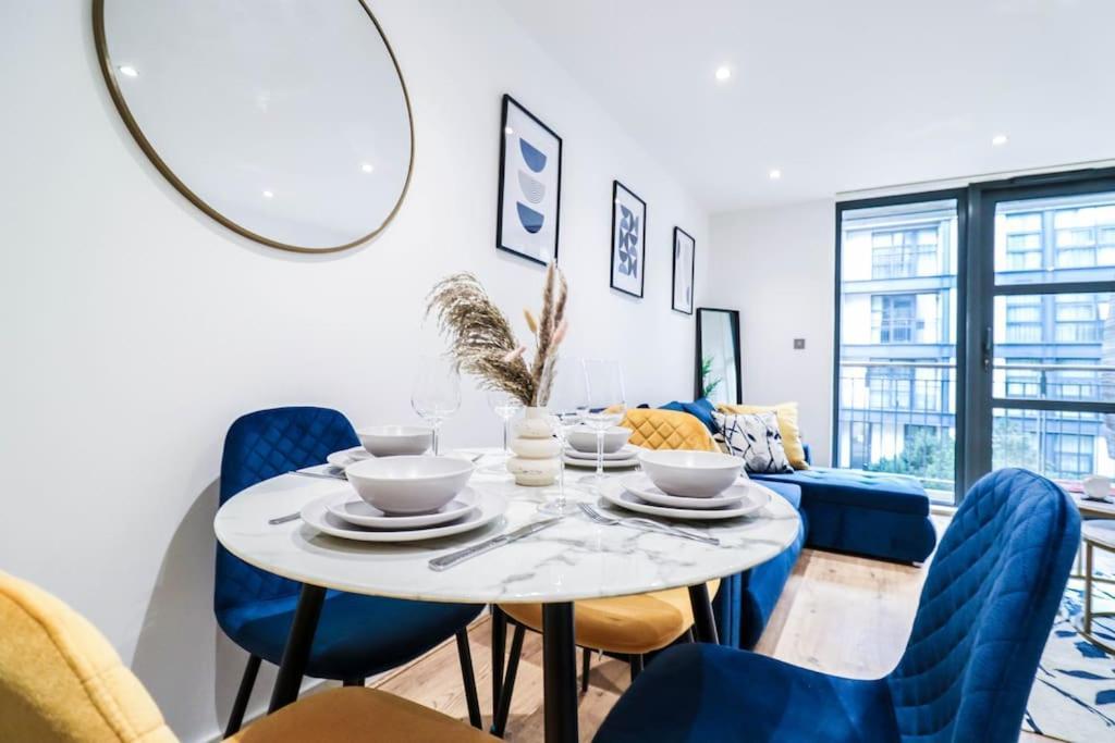 Canary Wharf-10% Discount-Fibre Wifi-5Mins To Tube Apartment Лондон Екстериор снимка